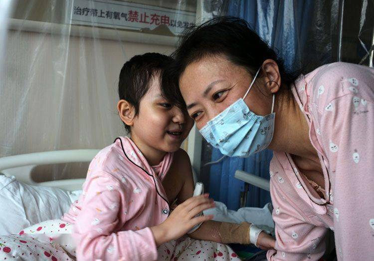 病友|“罩子”里的小姑娘