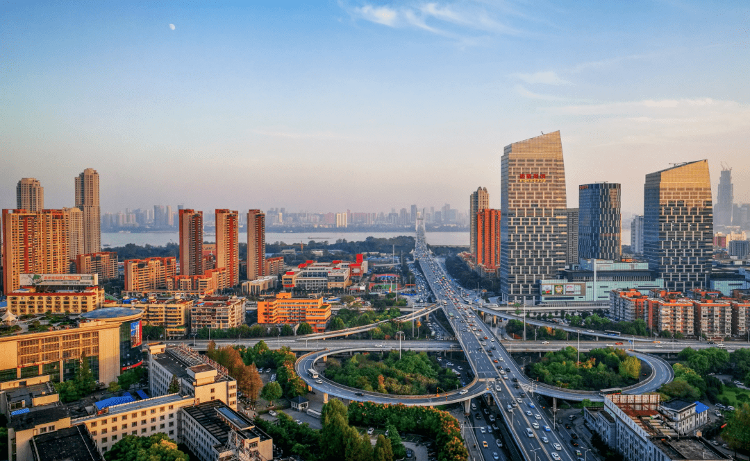 四区一带产业空间布局谋划汉口之心美好江岸