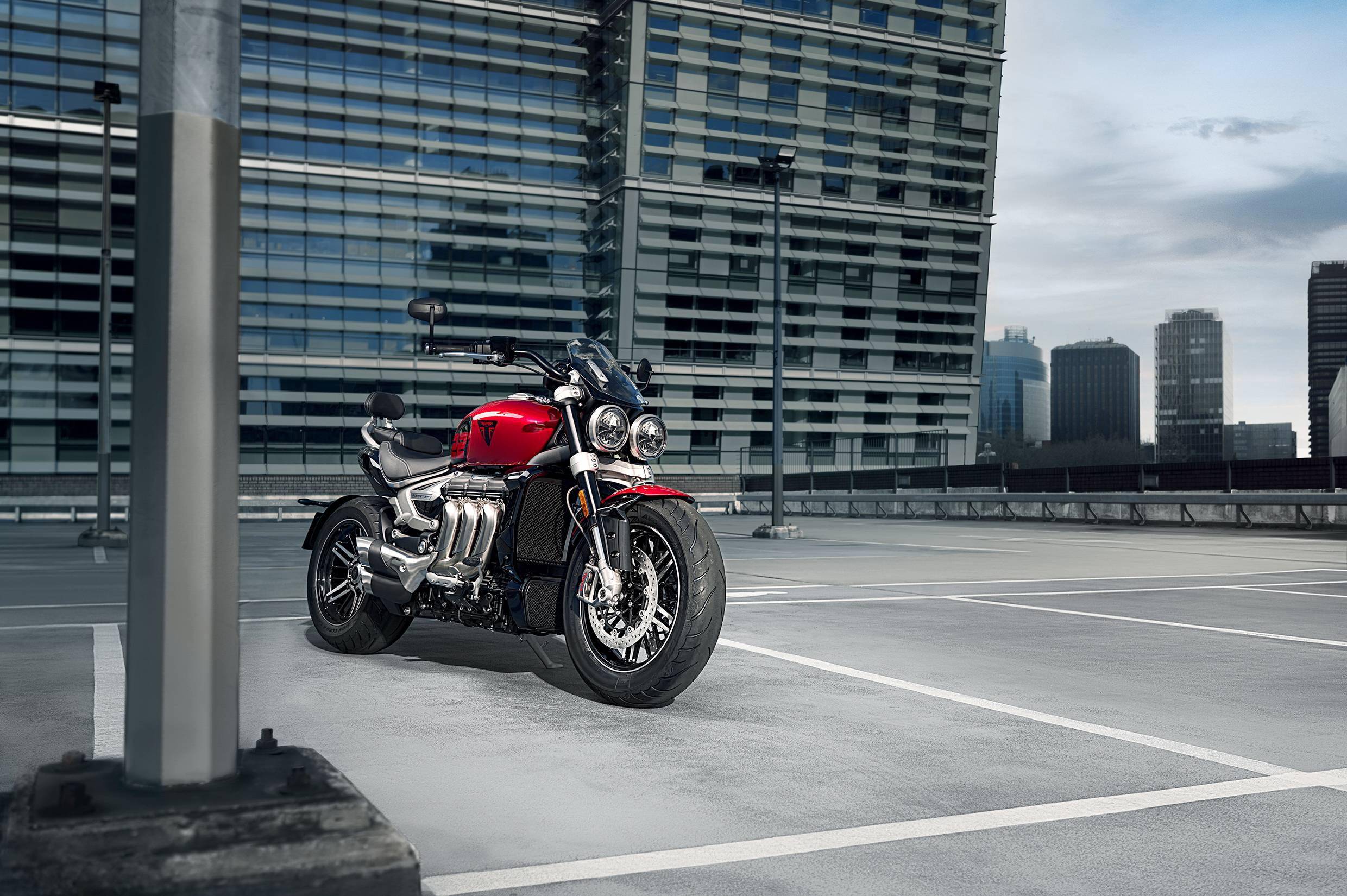 凯旋摩托发布火箭三streettwinthruxtonrs特别版