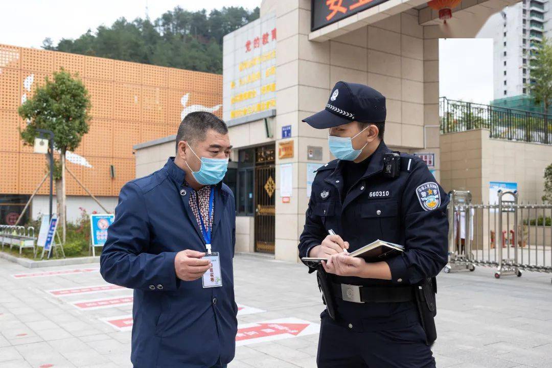 大田县公安局开展反恐应急处突实战演练_处置