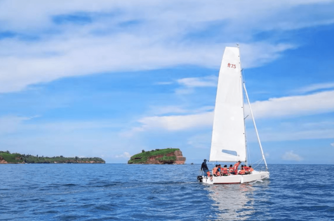 扬帆起航逐浪涠洲解锁初冬里的宝藏海岛