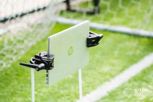 商务本超能挑战！正面硬扛350斤杠铃/足球飞射/花式滑板，结局看傻了