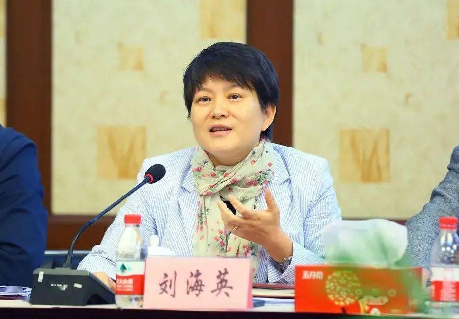 中福会举行儿童文化工作座谈会