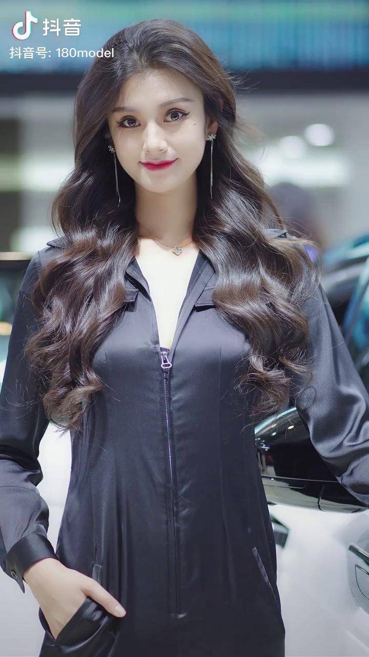 l彬彬 车模秀 2021上海国际车展 dou 小助手