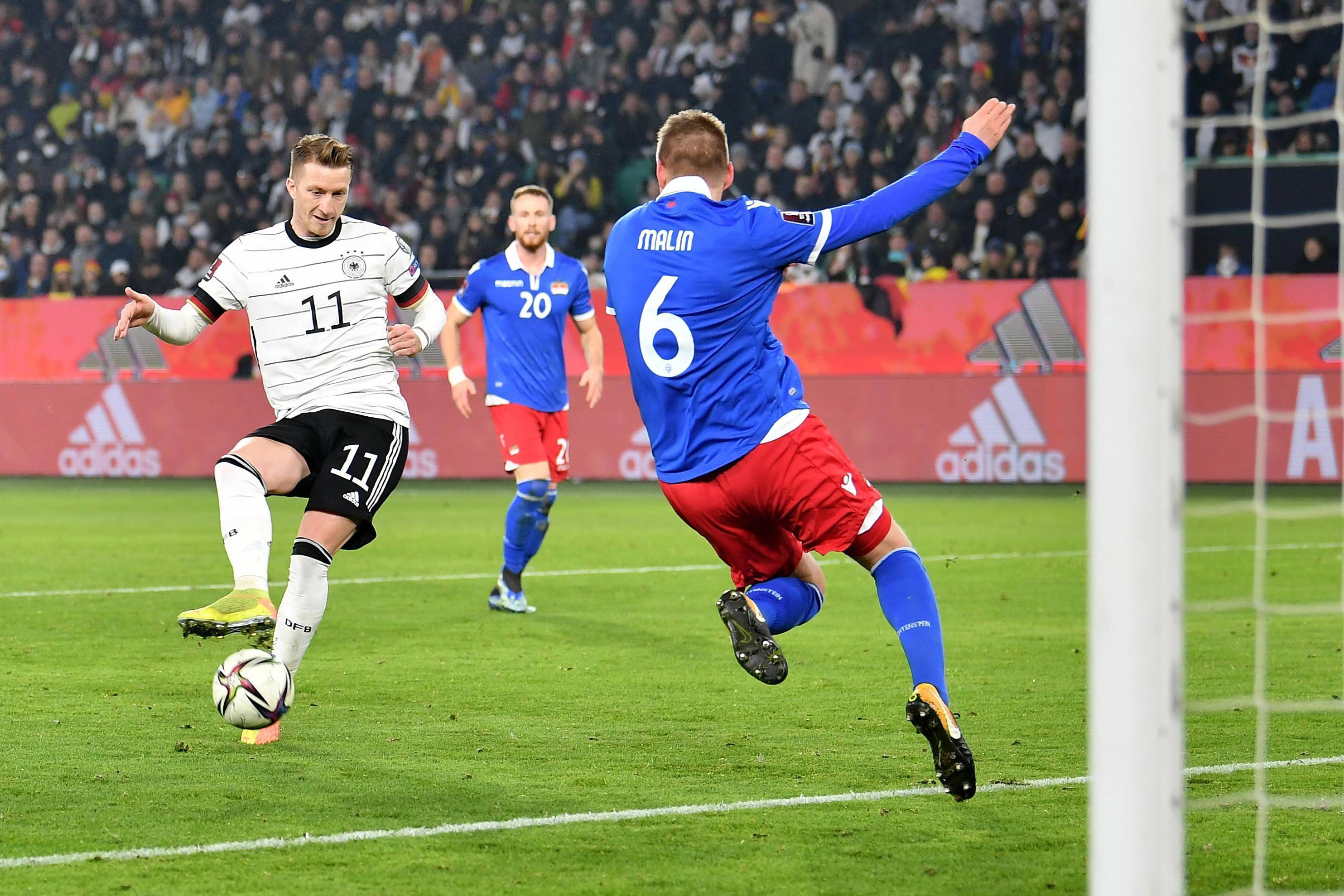 足球——世预赛:德国胜列支敦士登