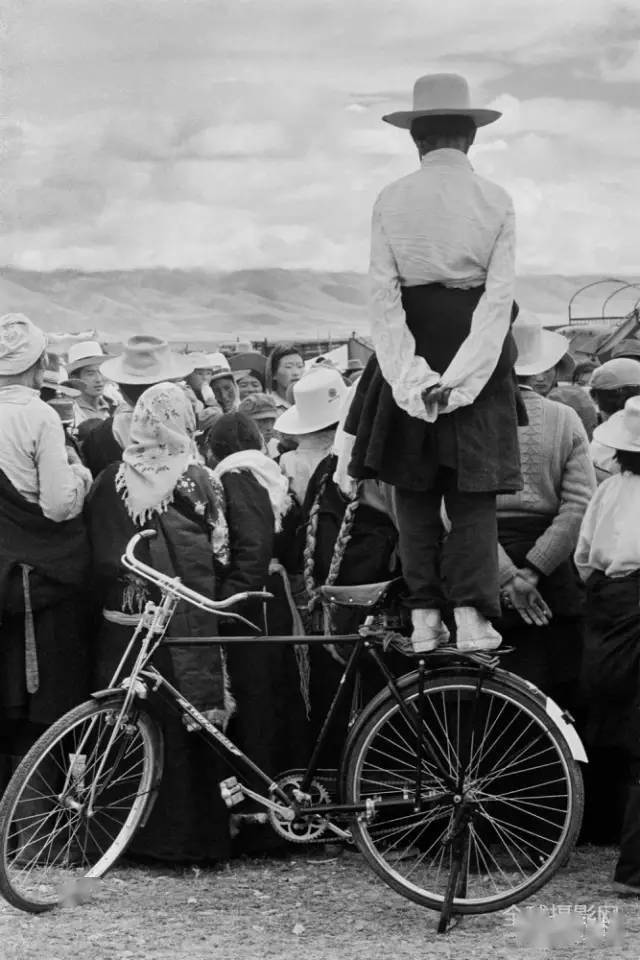 设备要单反何用？手机照样拍出自行车大片！