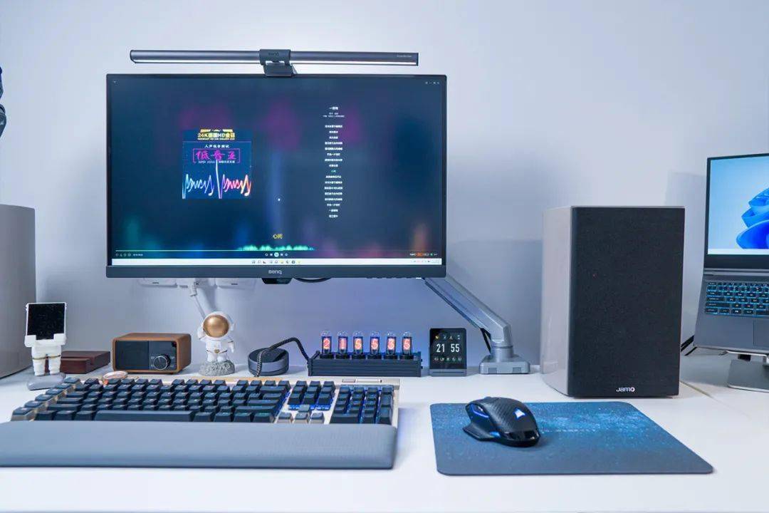 胡桃木宅家桌面分享，他们这样搭配更有氛围感丨糖纸新鲜事 06