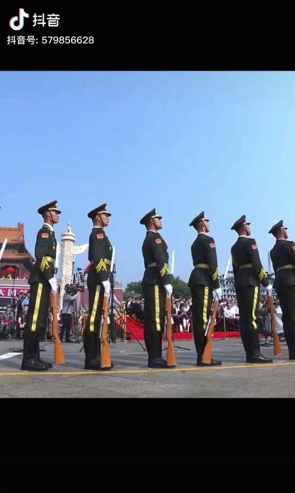 标兵就位这脚步声听起来庄严而又震撼