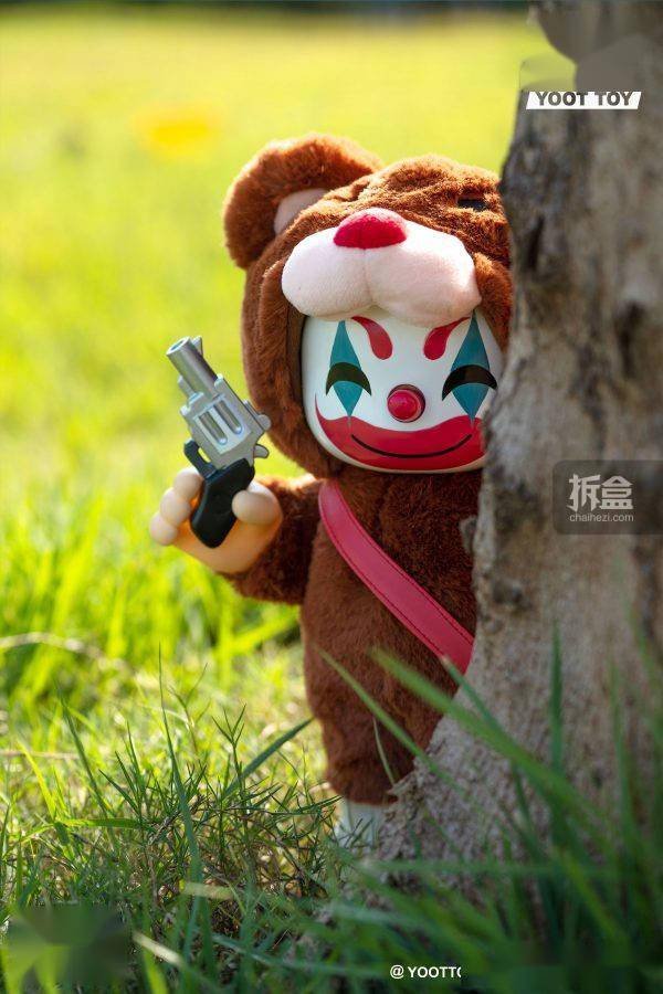 用户YOOT TOY REBEL BEAR 叛逆小熊 素体熊小丑熊 潮玩摆件