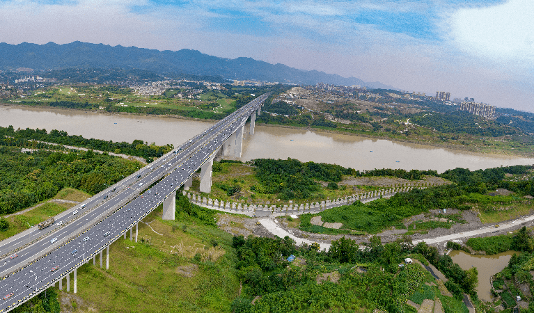 为跨越嘉陵江特大桥,全长1422米,与既有马鞍石大桥并行共线,建成后将
