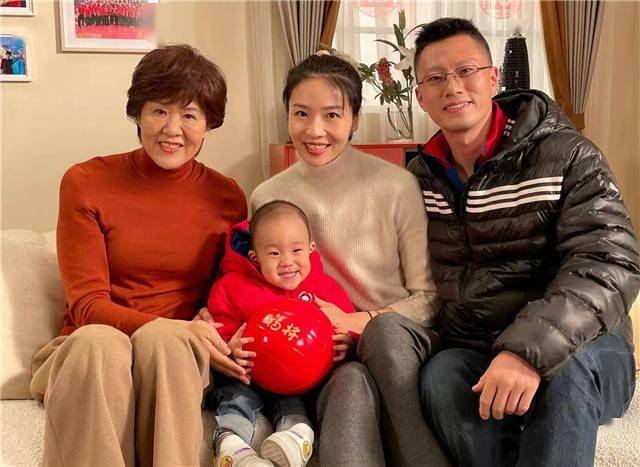功勋|女排奥运冠军退役！全身是伤再也坚持不住了，里约功勋团已走5人