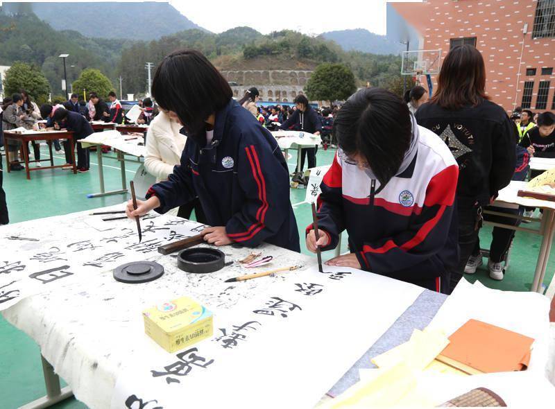 传承|绥宁县实验中学：笔尖传承文化 翰墨香飘校园