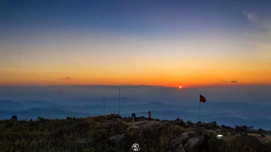 揭阳第一峰揭西李望嶂山看夕阳赏日出观云海