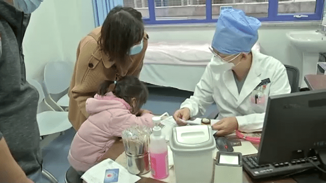 徐保平|秋冬季儿童呼吸道疾病高发 孩子出现发热等症状请及时就医