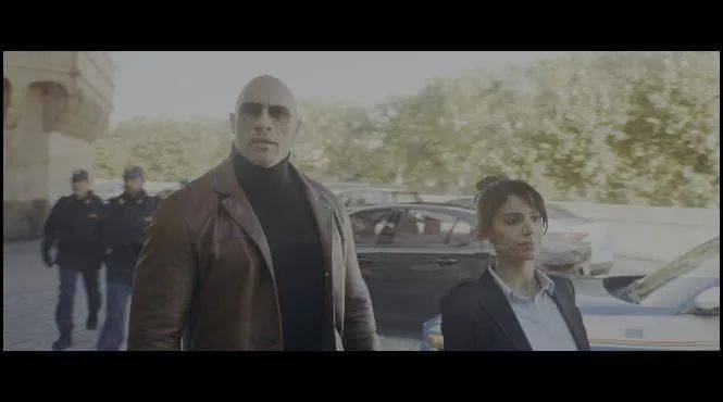 巨石|年度R级爽片！神奇女侠VS死侍和强森