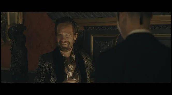 巨石|年度R级爽片!神奇女侠VS死侍和强森