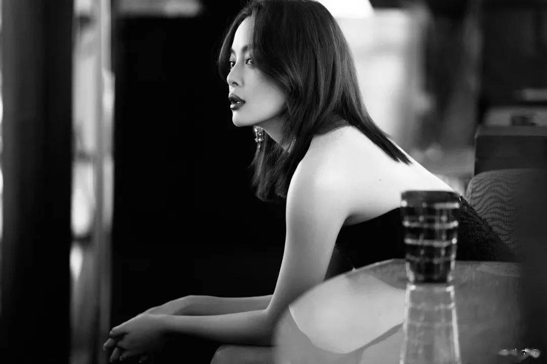 发型看了李庚希周雨彤的长发，我更想剪短头了