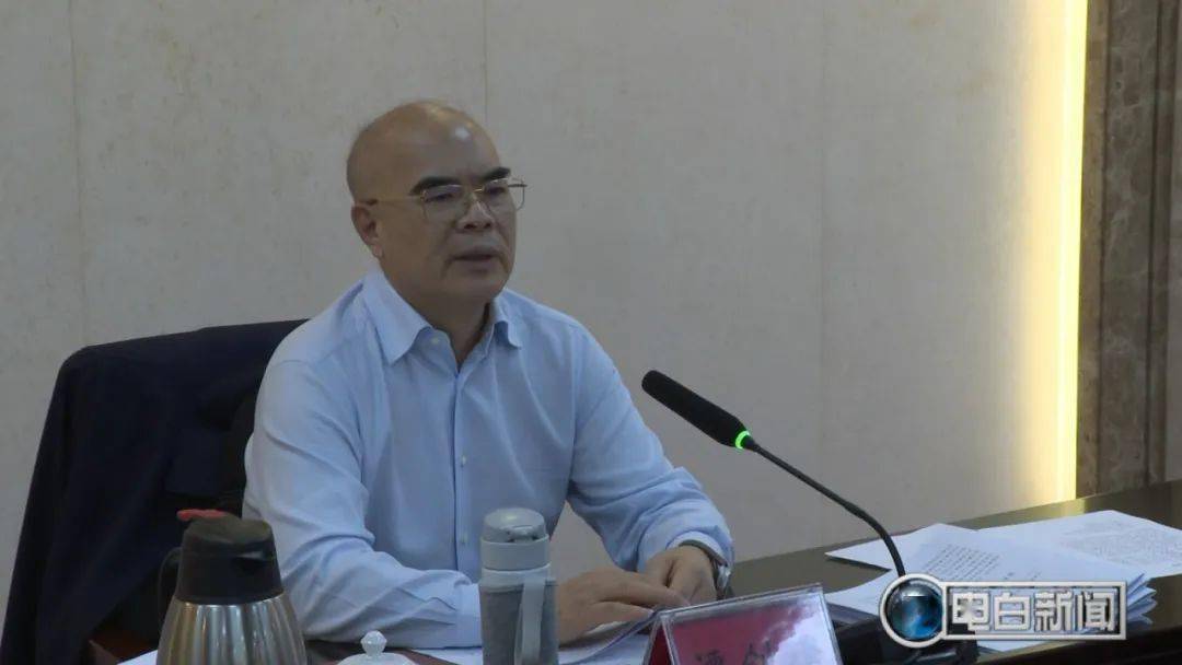 会议传达学习了市委书记,市人大常委会主任袁古洁同志11月13日到我区