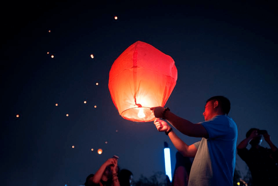 【1元 61 限时抢购】现场赠送烟花/灯笼