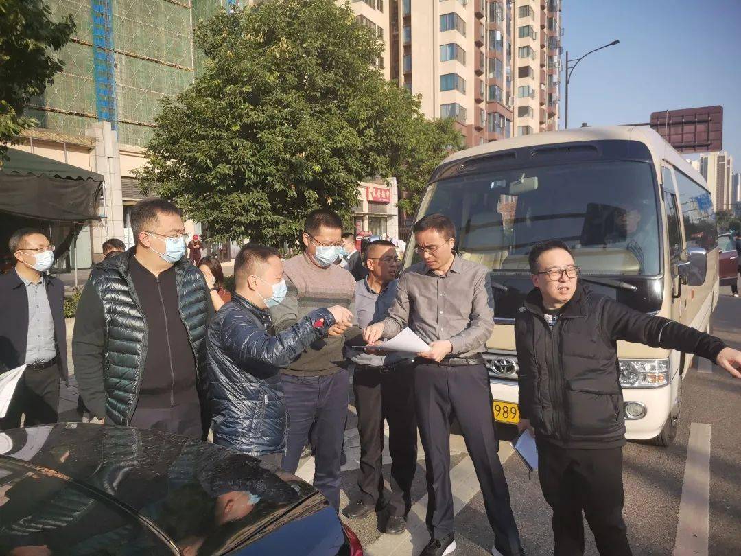 11月17日下午,区委副书记,区长王忠诚带队,现场调研全区批而未供,闲置