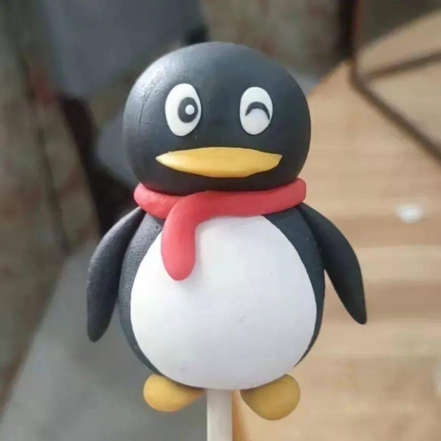 "捏面塑是个精细活,要把人物的表情和肢体动作捏出来,就要多观察,多