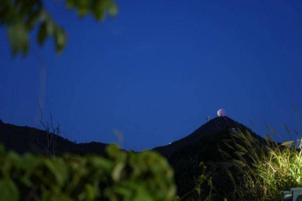 11月19日，近600年最长月偏食震撼登场