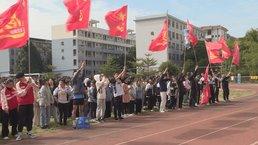 马山中学校服图片