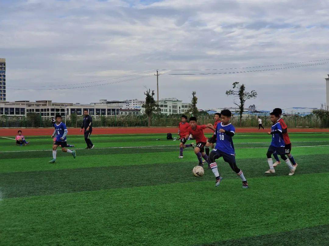 【本地】永丰县第六届中小学校园足球赛在欧阳修学校举行