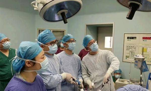 荸荠|90后女子体内取出2条活虫，竟是爱吃的这东西惹祸！