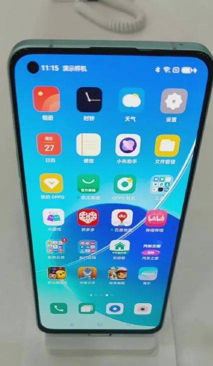 【新机】OPPOReno7系列真机谍照 背部居然长这样 打几分？