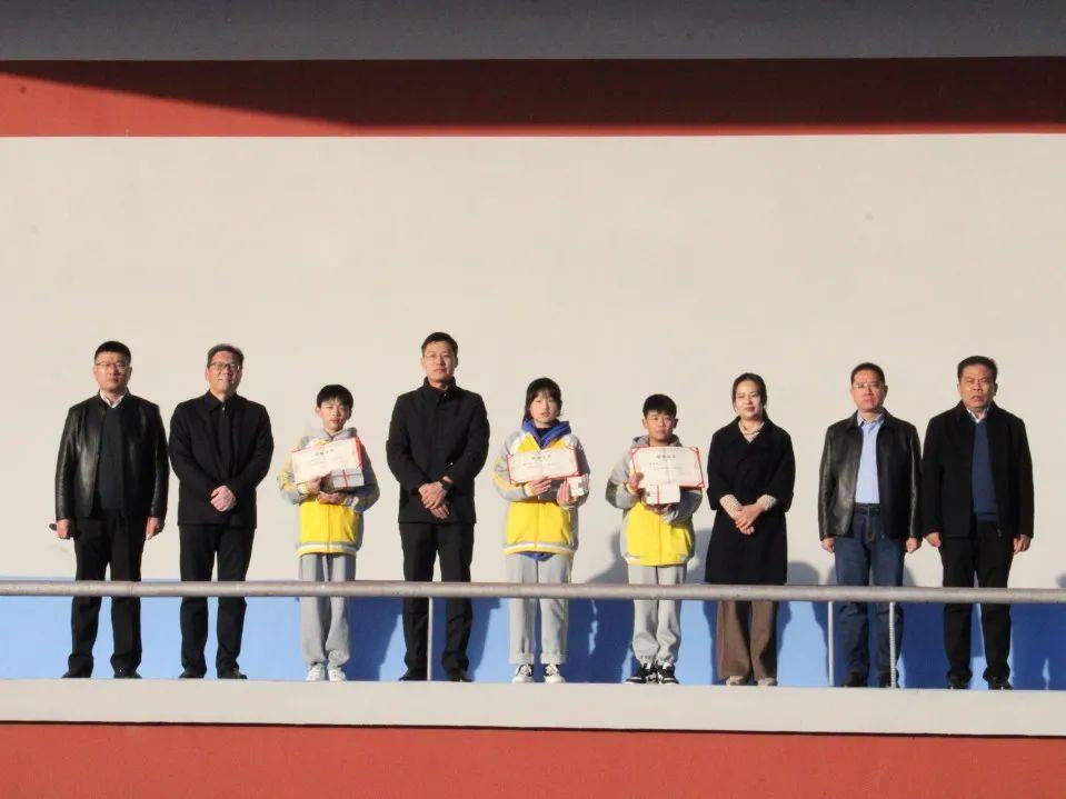 团市委副书记胡垒,市教体局思政科科长张建广,市教育团工委书记孙彦梅