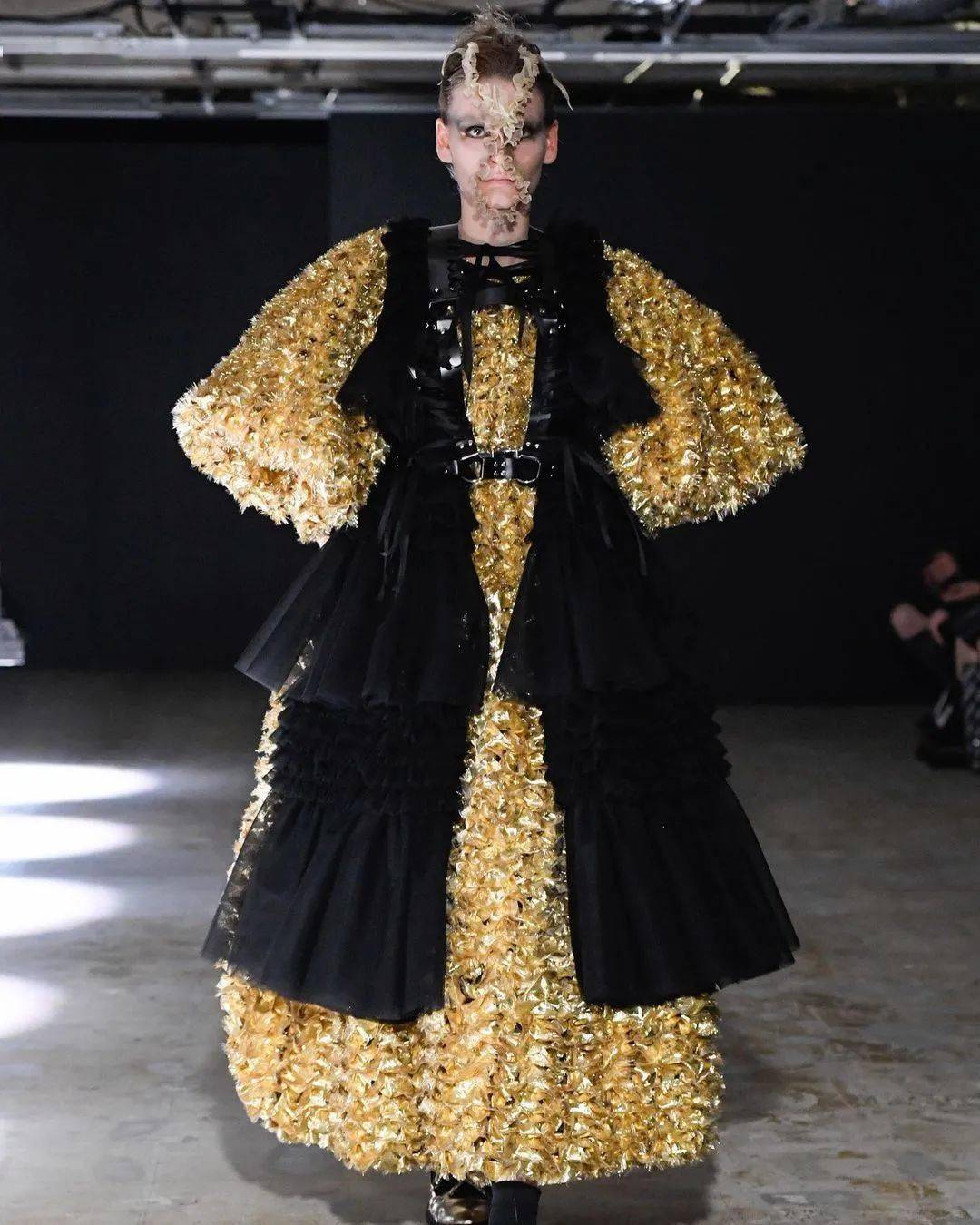 des 时尚教母——川久保玲的商业帝国 (中)