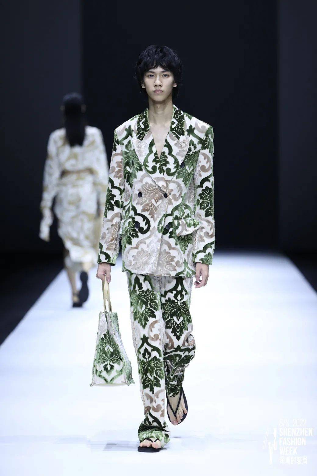 荧光 2022春夏四大流行趋势，潮男们请入座