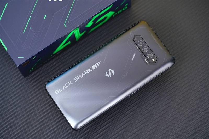 跑分首次破百万！黑鲨4S Pro评测：武装到牙齿的游戏机皇