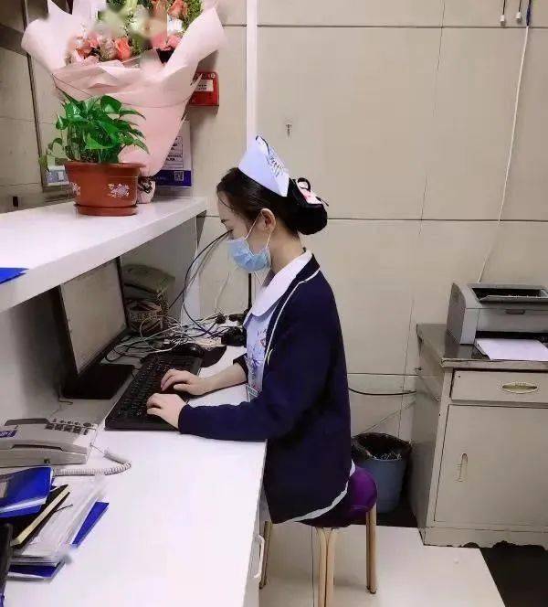 护士跪地抢救老人 善良姑娘温暖整个城——记第七届哈尔滨市道德模范