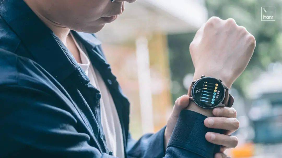 Amazfit GTR 3 Pro 体验：两周一充，千元售价，还新增了血压筛查
