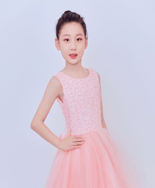 吴语涵就读于荔园外国语小学西校区六年级.