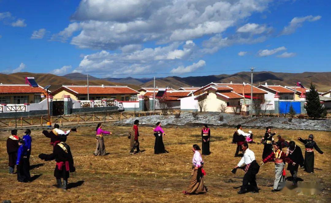 红原:乡村振兴正当时 安曲强化"四聚焦"