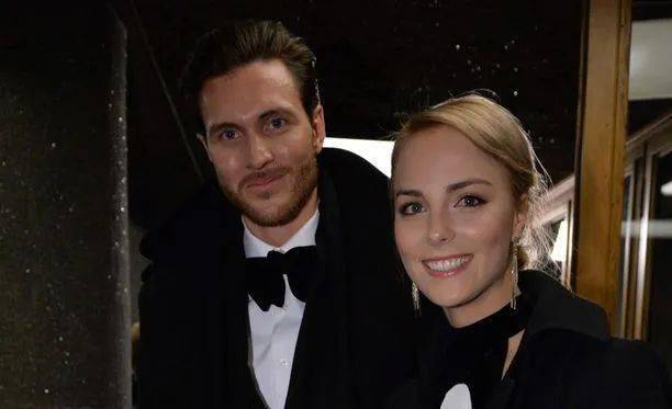 巴蒂宣布订婚未婚夫为高尔夫球手穆古鲁扎恋情曝光