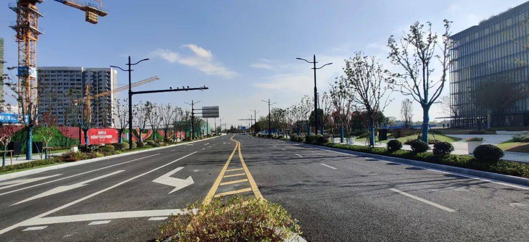 公交站点可充电、智慧斑马线……嘉定这条智慧交通样板路段基本建成