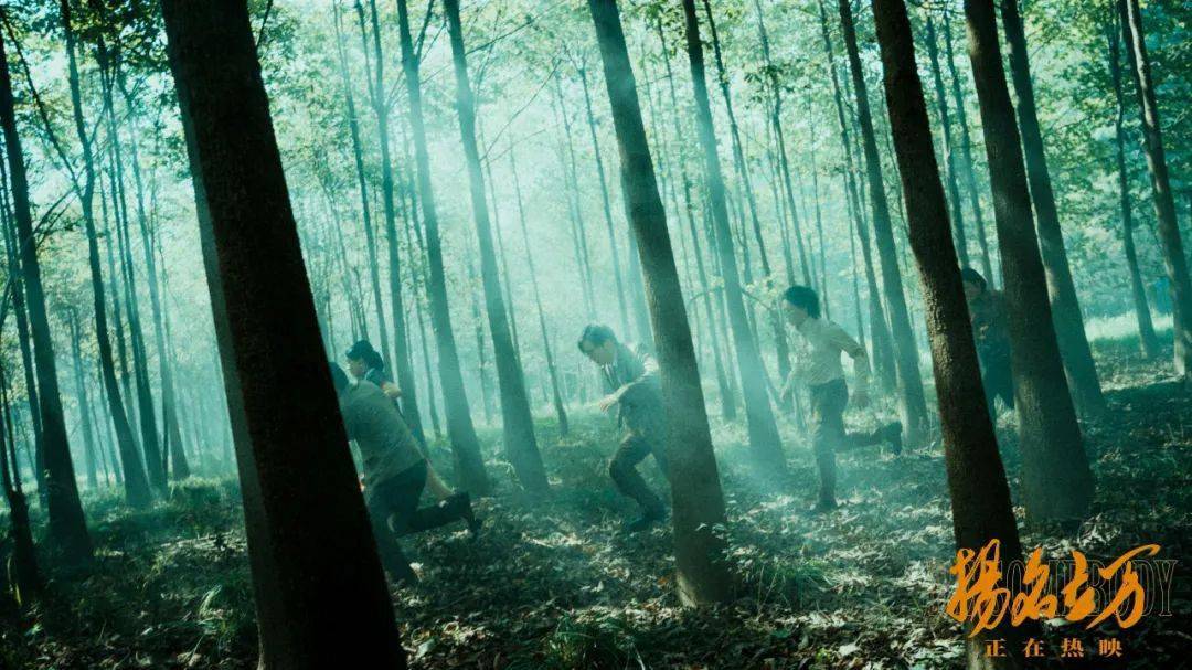 喜剧|《扬名立万》，凭什么成为大黑马？