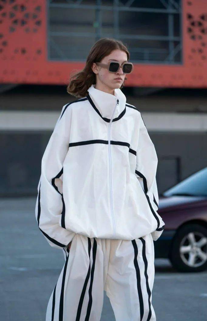 色调 2022春夏女装流行色T台分析