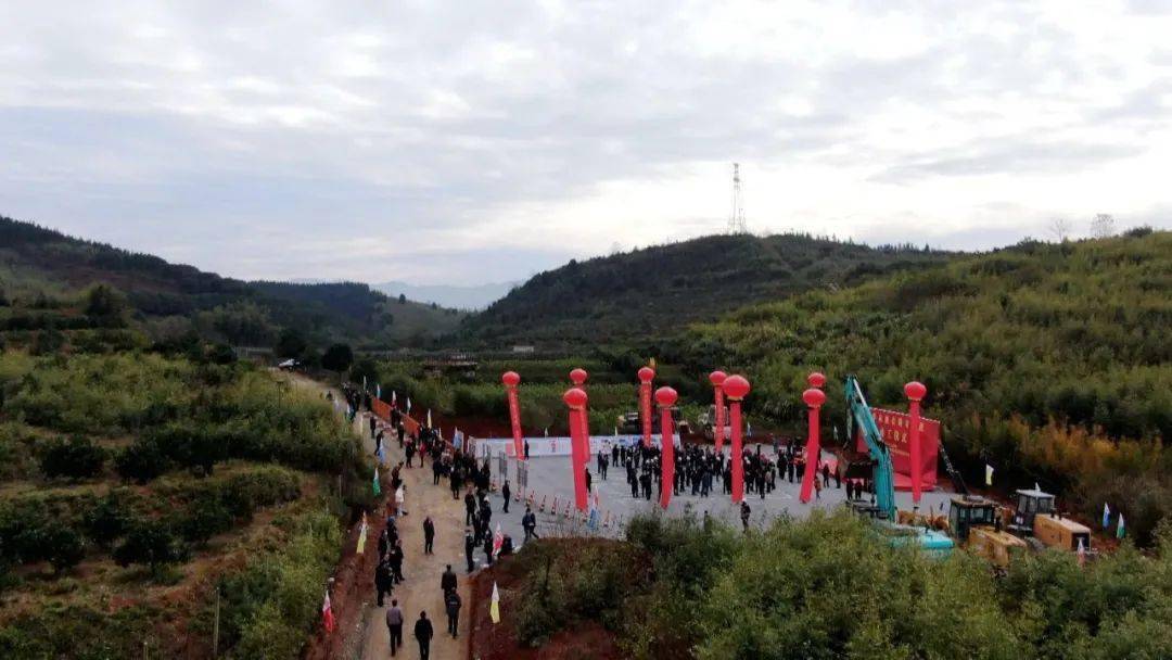 今天茶常高速公路安仁段正式鸣锣开工