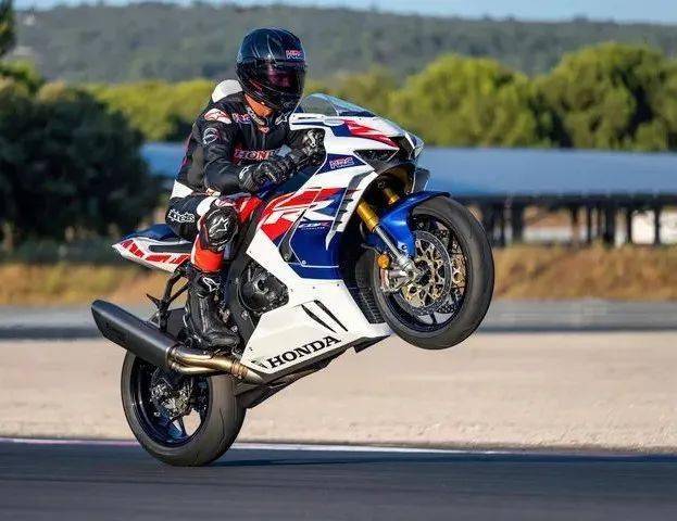 火刃!YYDS!本田发布CBR1000RR-R 火刃SP 30 周年纪念版!_搜狐汽车_搜狐网