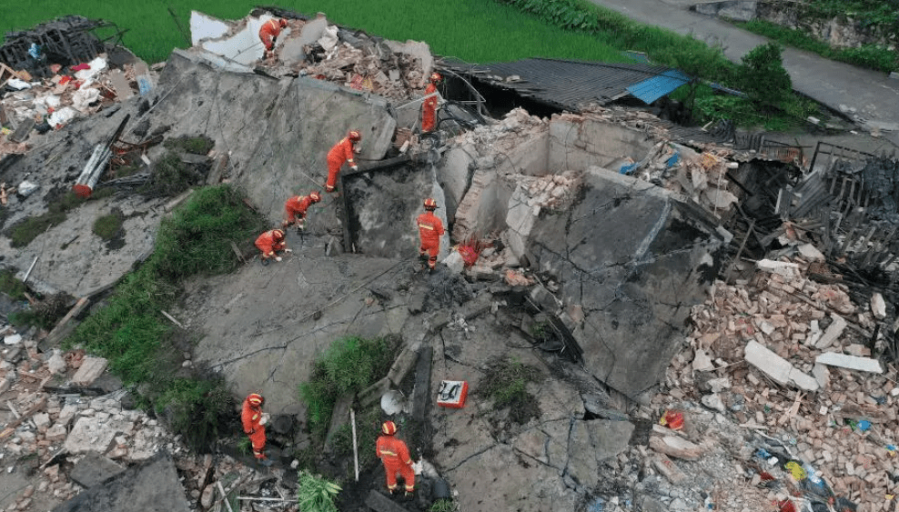 女童|24岁消防员去世，送别现场画面戳痛所有人：他原本3个月后就要结婚了…