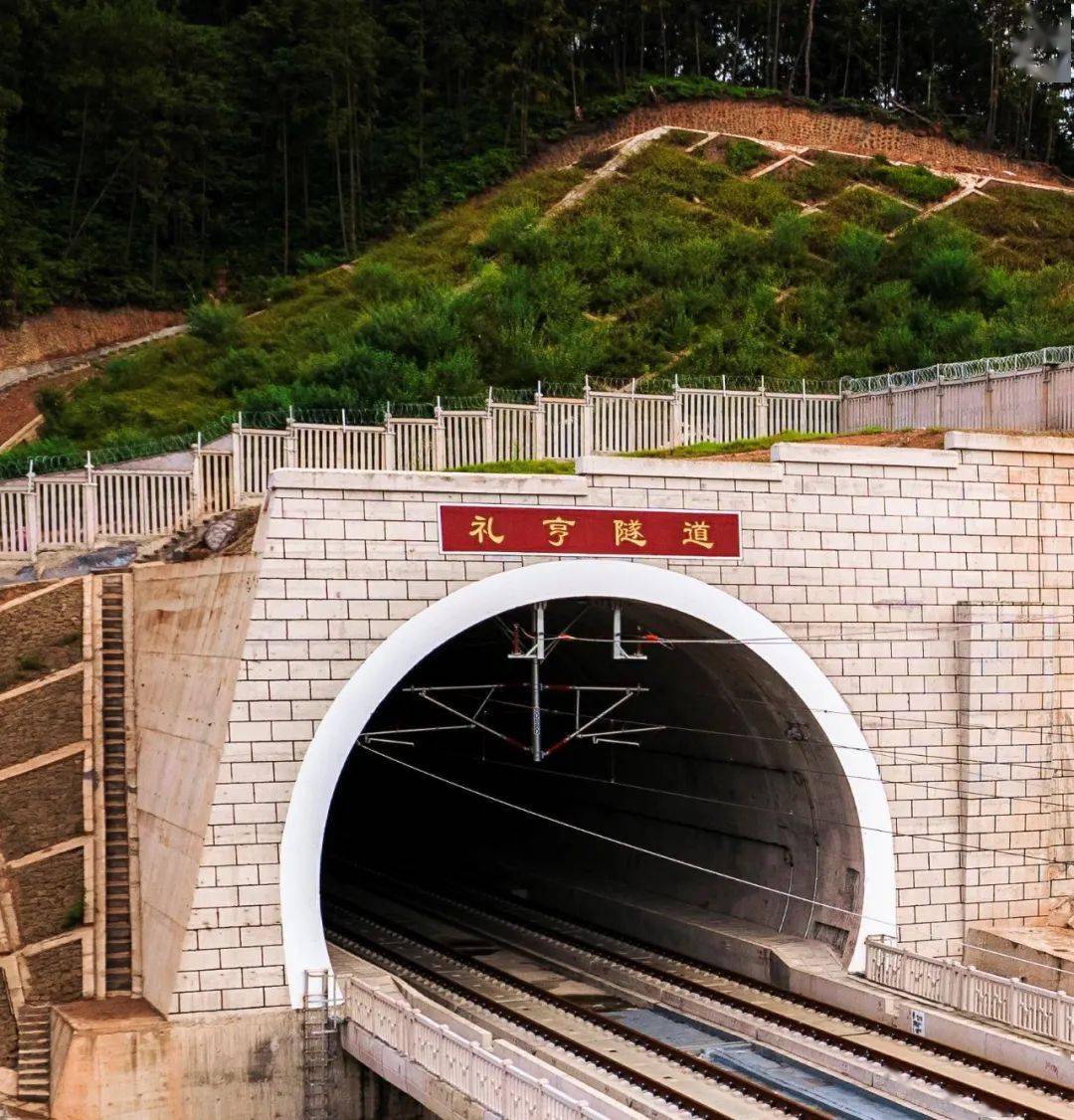 鄂赣隧道图片