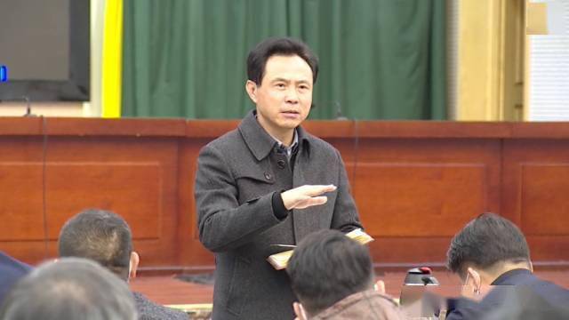 11月23日晚,在全市巩固脱贫攻坚成果工作视频调度会议结束后,县委书记