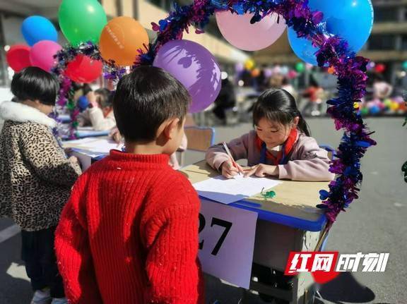 测试|益阳高新：30名学生当小考官 为学校一年级学生把关拼音测验