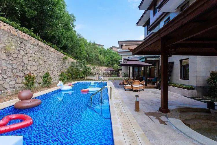 广东温泉别墅团建度假佛冈熹乐谷汤塘私家温泉泳池别墅私家温泉泡池