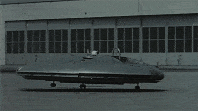 老外打造奇葩电动“飞碟”！乘客只能趴着，每小时飞257公里...